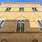 Rent 1 bedroom apartment of 50 m² in Florence