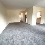 Rent 2 bedroom apartment in Queens