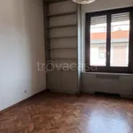 Affitto 5 camera appartamento di 135 m² in Firenze