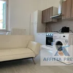 Affitto 3 camera appartamento di 55 m² in Florence