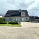 Maison de 242 m² avec 5 chambre(s) en location à Deinze