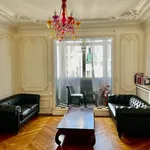 Appartement de 130 m² avec 6 chambre(s) en location à Paris