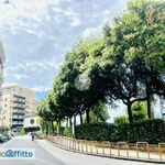 Affitto 5 camera appartamento di 110 m² in Naples