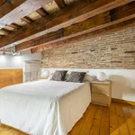 Rent 1 bedroom apartment of 30 m² in Barcelona