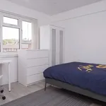 Rent 3 bedroom flat in Brighton