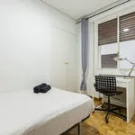 Rent a room of 215 m² in Madrid