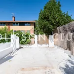 Alquilo 4 dormitorio casa de 240 m² en Madrid