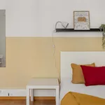 Rent a room of 369 m² in Lisboa