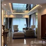 Rent 5 bedroom house of 400 m² in Bangkok