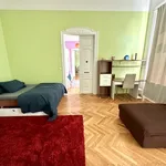 Rent 6 bedroom apartment of 2422 m² in Vienna