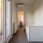 Rent 2 bedroom apartment of 100 m² in milan