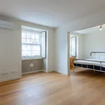 Rent 1 bedroom apartment of 43 m² in Porto