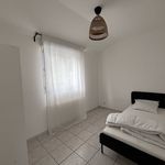 Rent 4 bedroom house of 66 m² in Le