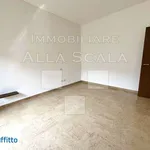 Rent 3 bedroom apartment of 90 m² in Milan