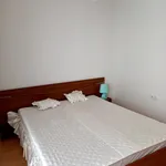 Rent 2 bedroom apartment of 65 m² in Център