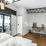 Miete 5 Schlafzimmer wohnung von 282 m² in München