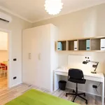 Rent a room of 70 m² in milan