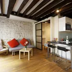 Rent 1 bedroom apartment of 431 m² in Paris