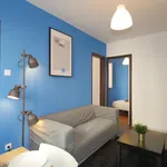 Rent 4 bedroom apartment in Barcelona