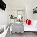 Rent 1 bedroom apartment of 183 m² in London