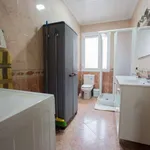 Rent a room of 75 m² in valencia