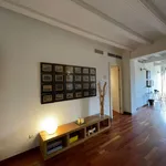 Rent 4 bedroom apartment of 90 m² in Barcelona