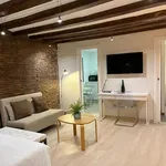 Rent 3 bedroom apartment of 40 m² in Barcelona