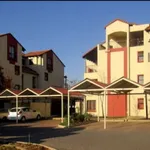 Rent 1 bedroom apartment of 38 m² in Pretoria