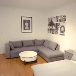 Miete 3 Schlafzimmer wohnung von 90 m² in Frankfurt