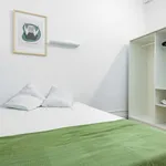 Rent a room of 250 m² in Valencia