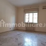 Affitto 3 camera appartamento di 100 m² in Catania