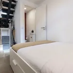 Rent 1 bedroom apartment of 40 m² in Lisbon