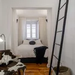 Rent 2 bedroom apartment of 50 m² in lisbon