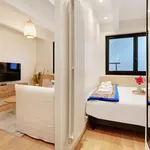 Rent 1 bedroom apartment of 226 m² in Paris