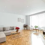 Rent 4 bedroom apartment in barcelona