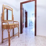 Rent a room of 85 m² in Sevilla