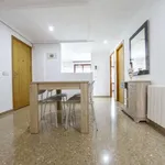 Rent a room of 90 m² in valencia