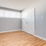 Appartement de 1054 m² avec 3 chambre(s) en location à Edmonton