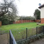 Rent 3 bedroom flat in Uxbridge