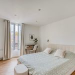 Rent 1 bedroom apartment of 300 m² in Paris