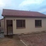 Rent 2 bedroom house of 350 m² in Pretoria