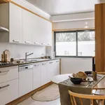 Rent 6 bedroom apartment of 165 m² in Lisboa