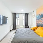 Rent a room of 450 m² in madrid