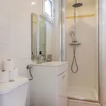 Rent 1 bedroom apartment of 517 m² in Lisbon