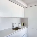 Rent 2 bedroom apartment of 92 m² in lisbon