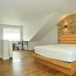 Rent a room of 150 m² in london