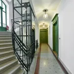 Rent 3 bedroom apartment of 93 m² in Prague