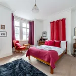 Rent 3 bedroom flat of 1200 m² in London