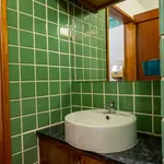 Rent a room in lisbon