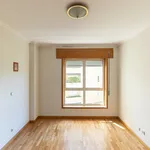 Rent 3 bedroom apartment of 288 m² in Porto